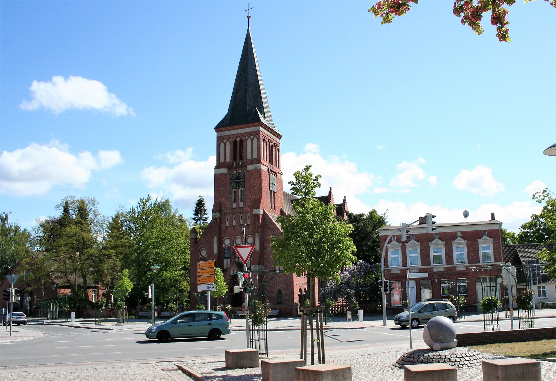Stadtzentrum Eggesin mit Martin-Luther-Kirche