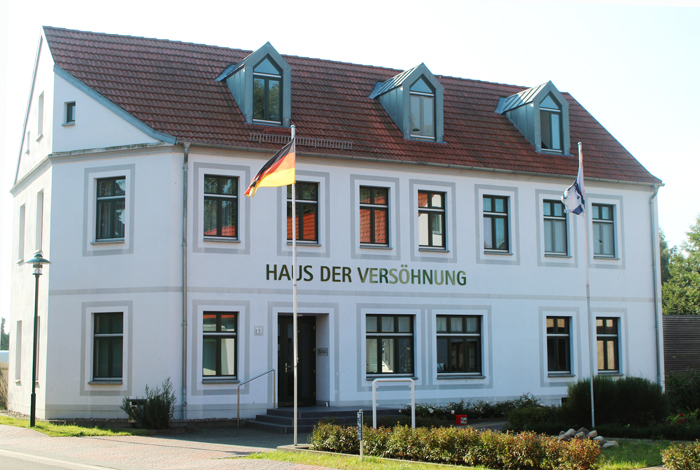 zeigt Außenansicht Gästehaus